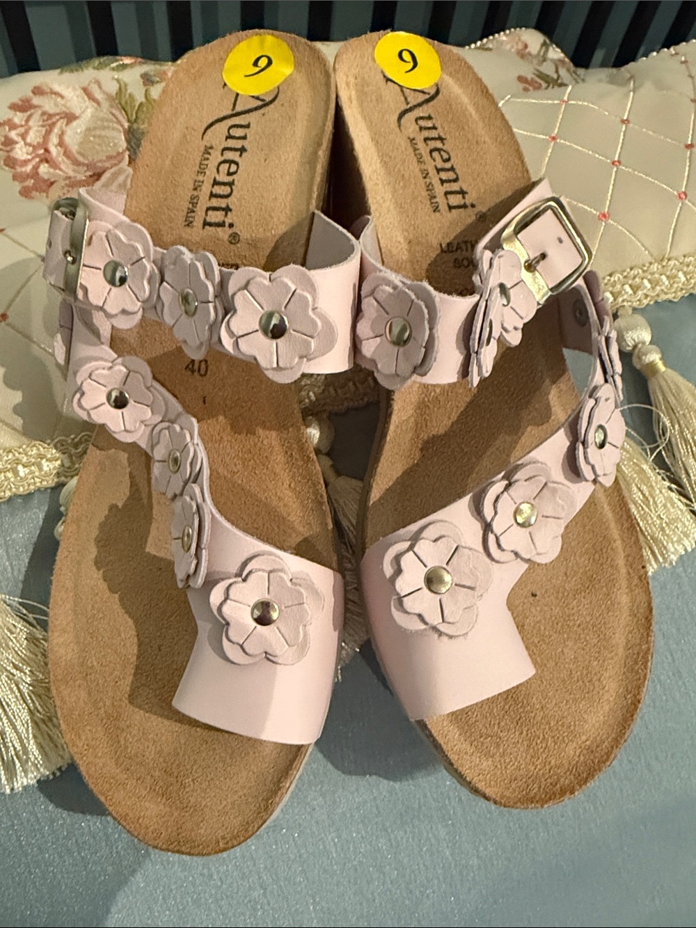 Floral Double-Strap Slide Sandals - Pale Pink by Vutenti